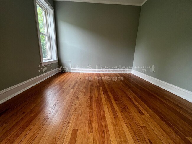 Building Photo - 2144 W Estes Ave