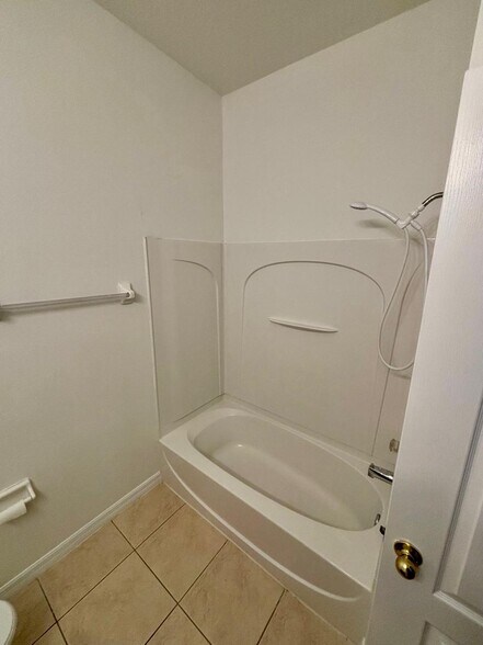 Bathroom - 2047 Estancia Cir