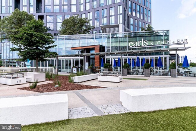 Building Photo - 8505 Jeffersonian Ct