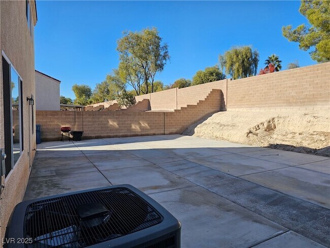 Building Photo - 3732 Shimmering Creek Ave