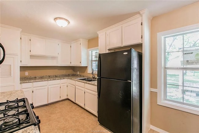 Building Photo - 905 N Banks St