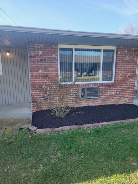 Patio Entry - Prime Estates at Miamisburg