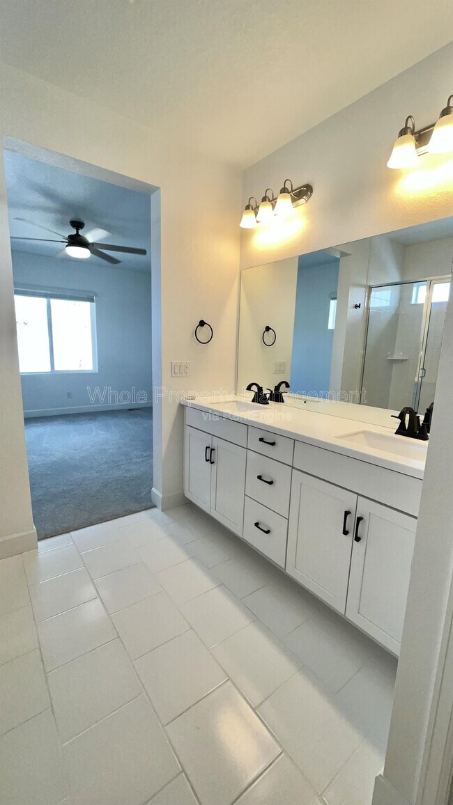 Building Photo - 5782 Saddle Skirt St