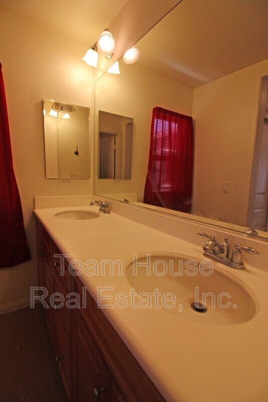 Building Photo - 28440 Mirabelle Ln