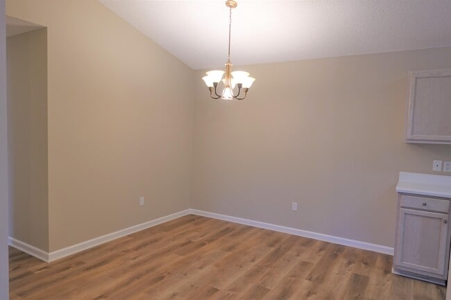 Building Photo - 205 Pelham Square Way