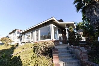 Building Photo - 810 Buena Vista