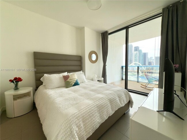 Building Photo - 1600 NE 1st Ave