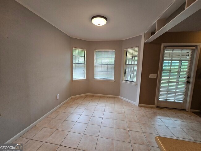 Building Photo - 127 Summerfield Dr