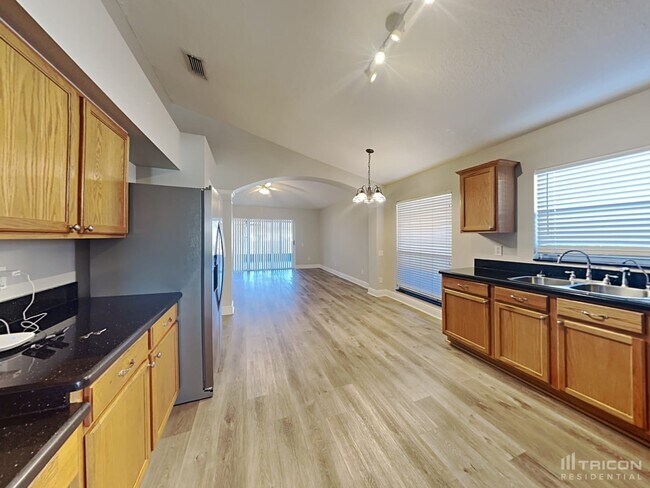 Building Photo - 10434 Soaring Eagle Dr