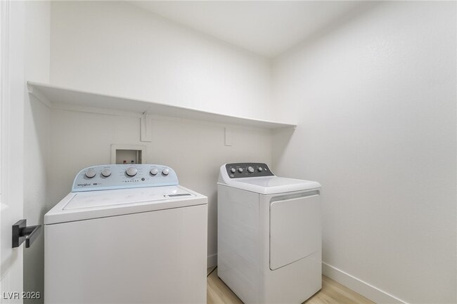 Building Photo - 5980 Gentleslope St