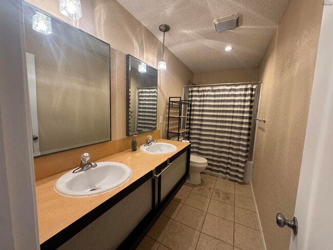 Building Photo - 4422 McNiel Ave