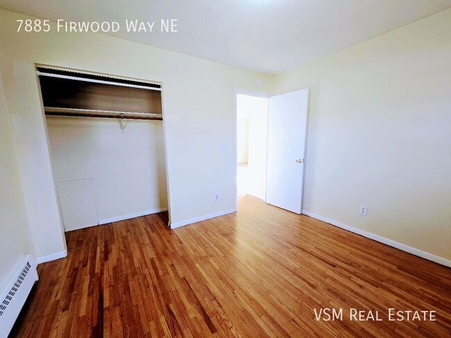 Building Photo - Spacious 3-Bedroom Side-by-Side Duplex wit...