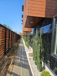 Building Photo - 400 E Pontotoc Ave