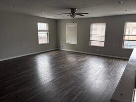 Building Photo - 512 N 2nd St