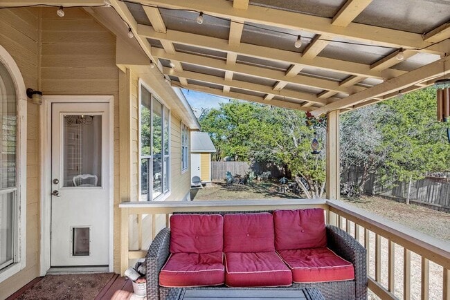 Building Photo - 11 Elmwood Cir