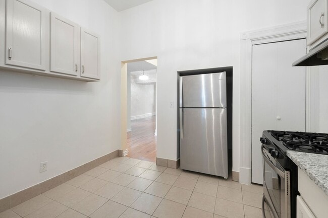 Building Photo - 3136 S Prairie Ave
