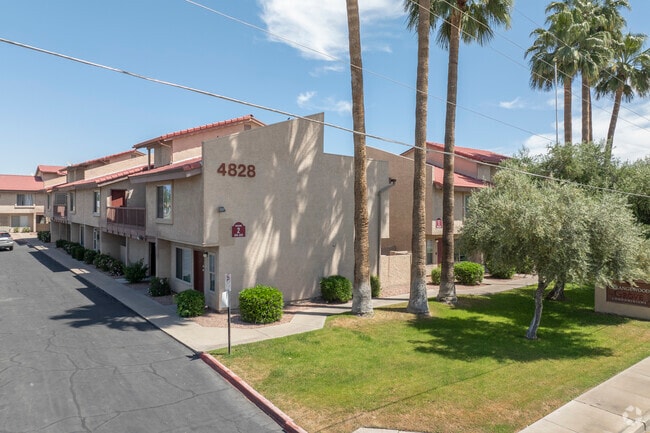 Building Photo - Orangewood Grove