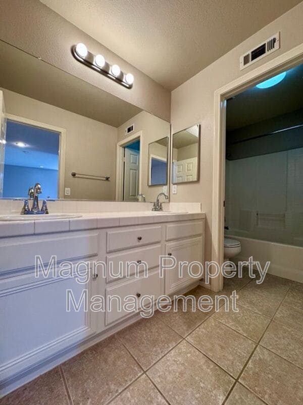 Building Photo - 30906 Crystalaire Dr