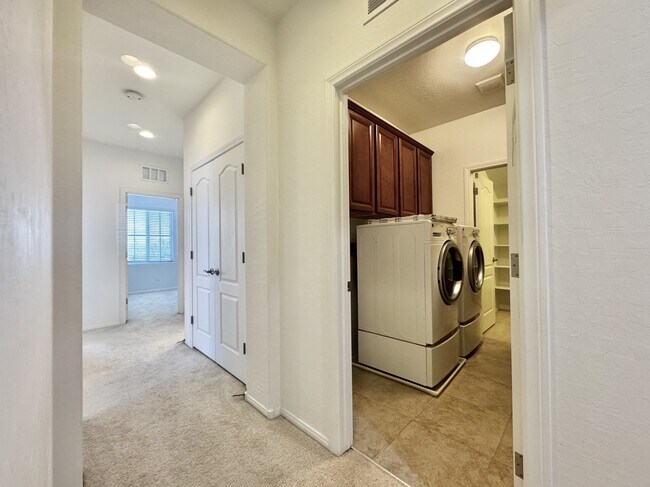 Building Photo - 10037 White Mulberry Dr