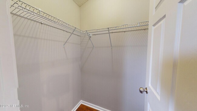 Building Photo - 105 N Aberdeenshire Dr