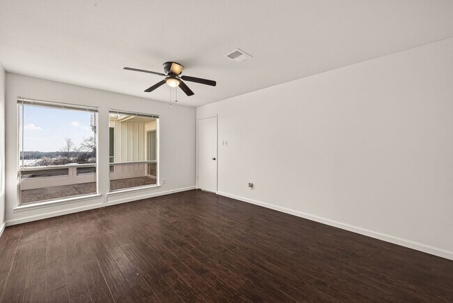 Building Photo - 1007 Apache Falls Dr