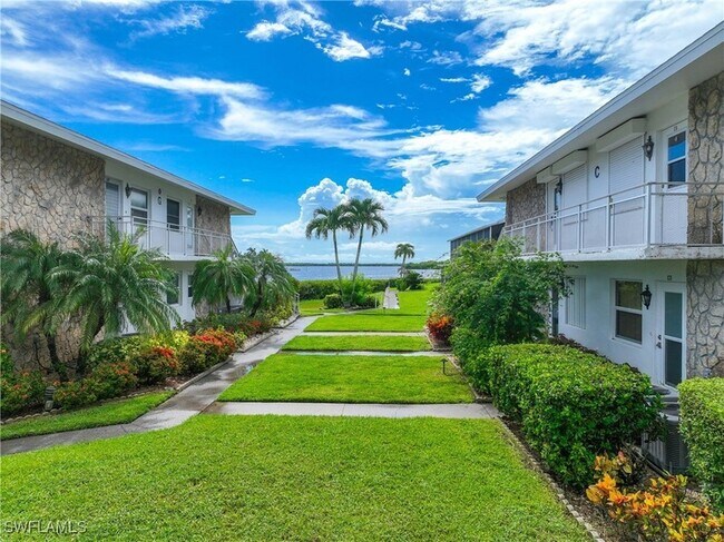 Building Photo - 330 Kon Tiki Dr