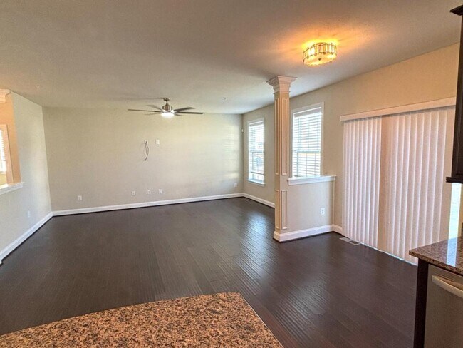 Building Photo - 6778 McCormick Dr