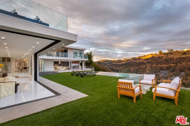 Building Photo - 2110 Hercules Dr