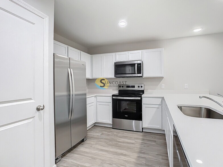 Building Photo - 3821 SW 43rd Ct