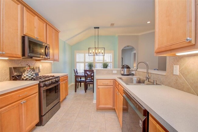 Building Photo - 15950 Cottage Ivy Cir