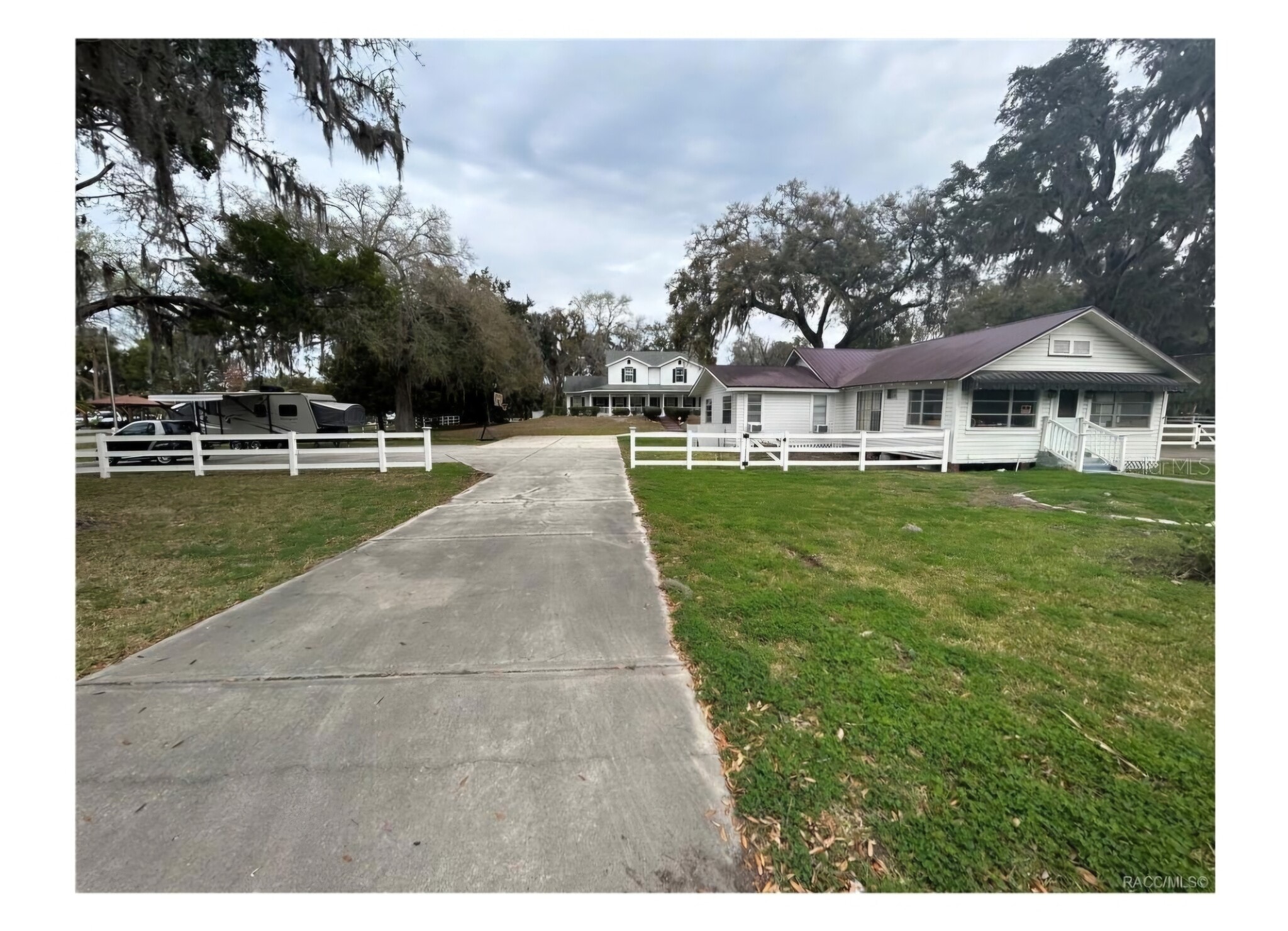 Building Photo - 10781 W Yulee Dr