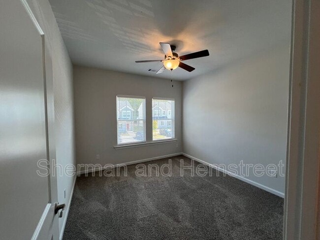 Building Photo - 5005 Mimosa Dr