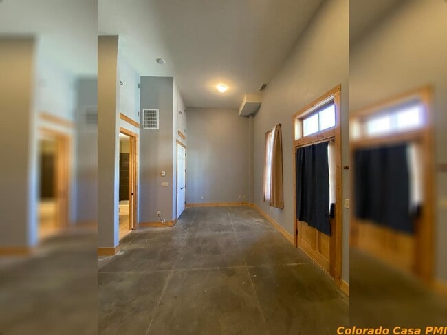 Building Photo - Studio apartment in Buena Vista