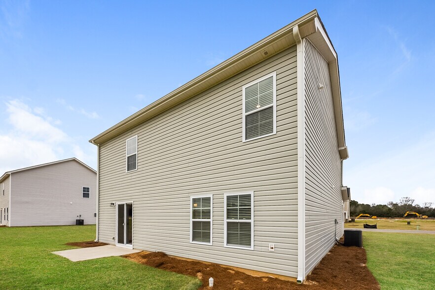 Building Photo - 131 King Buck Dr