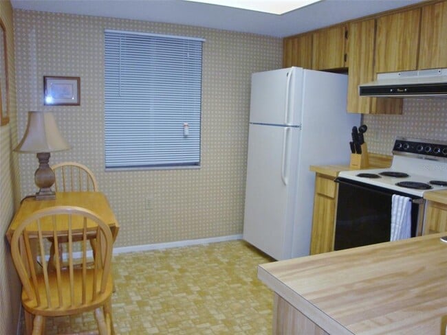 Building Photo - 244 Cypress Ln
