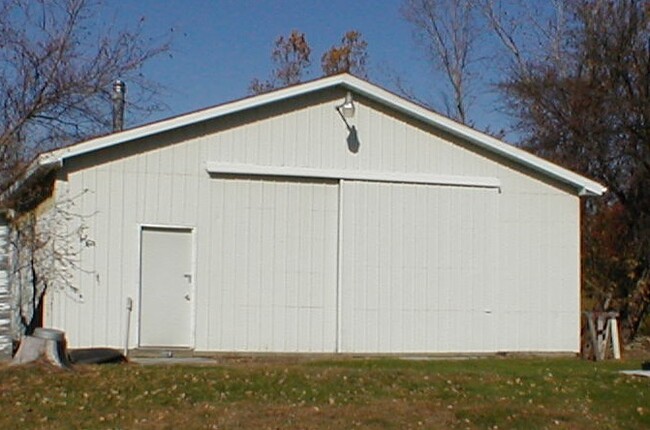 Building Photo - 6398 Tallmadge Ct