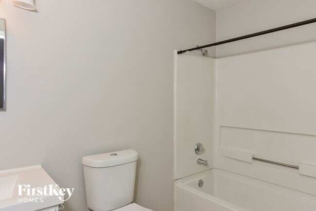 Building Photo - 13391 Greenstone