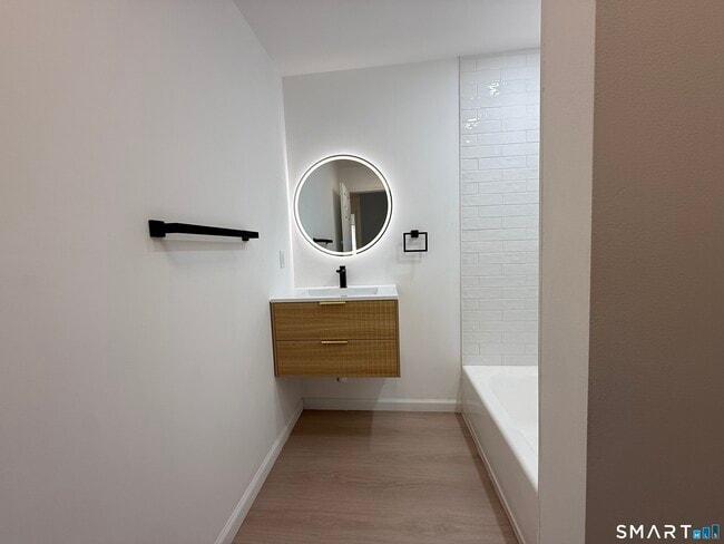 Building Photo - 8-12 Sterling St