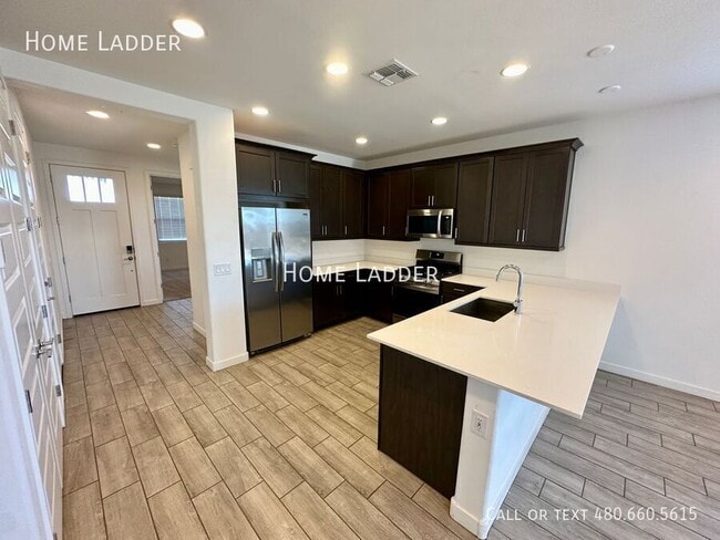 Building Photo - 23083 E Pegasus Pkwy