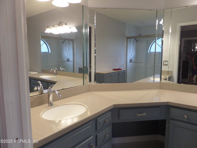 Building Photo - 386 Hickory Hollow Dr