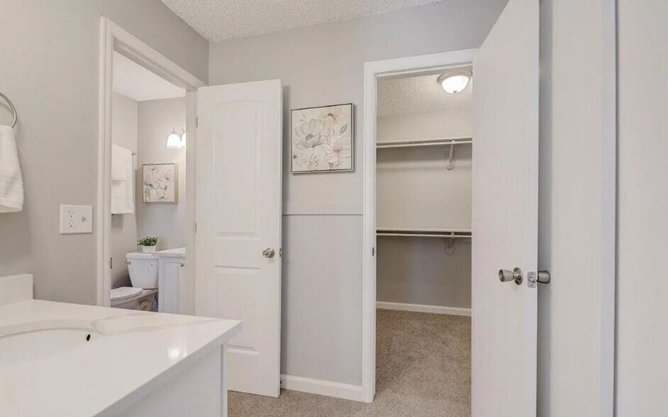 Building Photo - 6785 W 84th Way