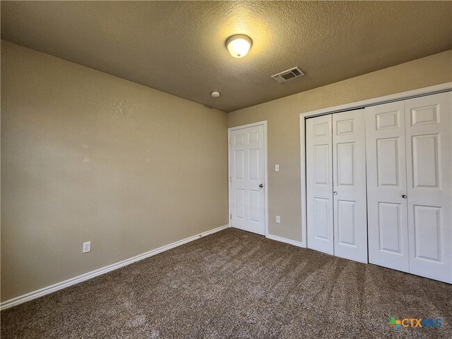 Building Photo - 21 Moss Rock Dr