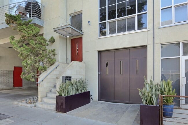 Building Photo - 1575 Kettner Blvd