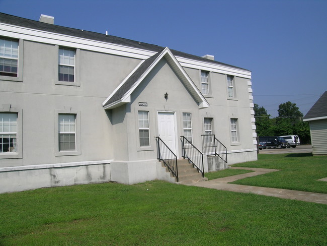 Building Photo - Salem Manor Apartments