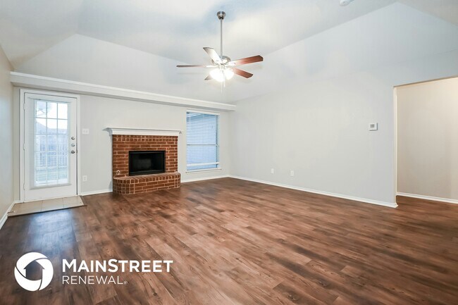 Building Photo - 1320 Greenfield Dr