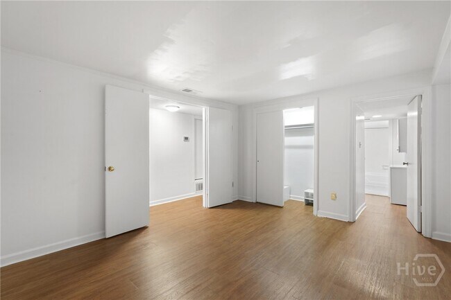 Building Photo - 207 E Charlton St
