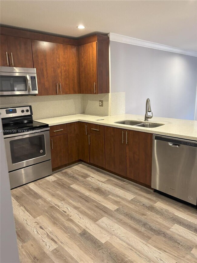 Building Photo - 8444 NW 23rd Manor