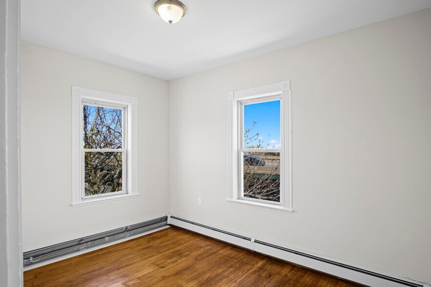 Building Photo - 12 Redfield St
