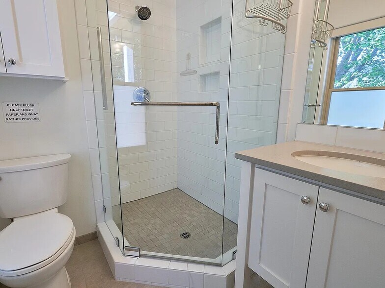 Primary bathroom - 955 B St