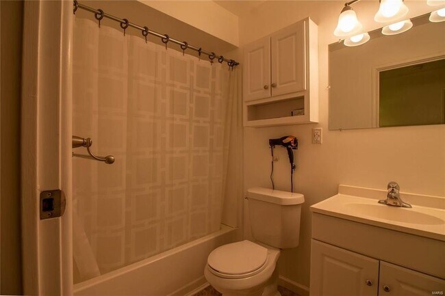Building Photo - Kirkwood Split Level on a Cul-de-sac! Avai...